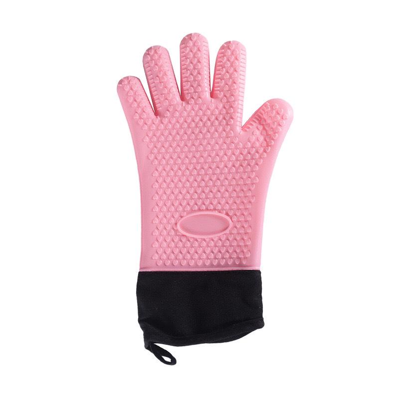 Heart-Shaped Silicone Insulated Oven Mitts: Cotton-Padded, Heat-Resistant, Five-Finger Design for Cooking and Baking.