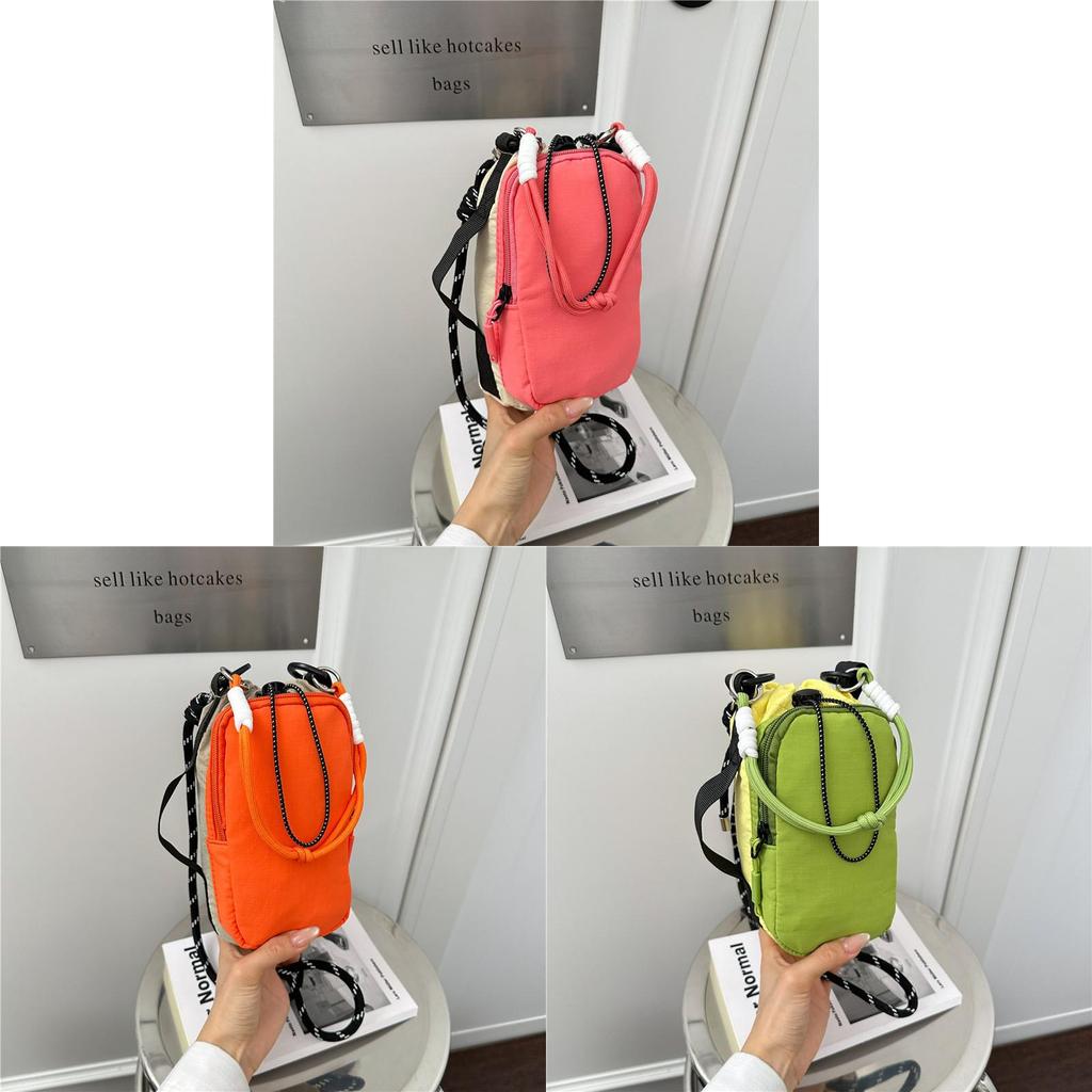 Urban Minimalist Single Shoulder Bag With Nylon Material For Daily Commuting