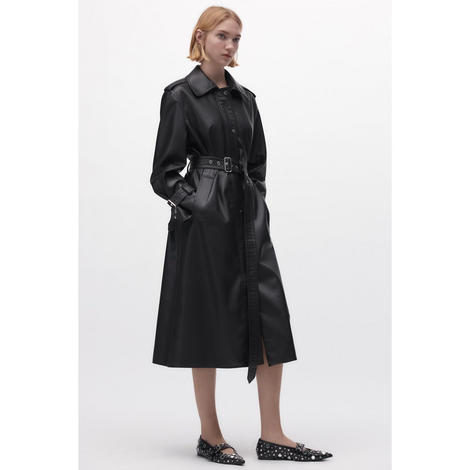 

BALLET FLATS WITH ANKLE STRAP AND MIRRORS