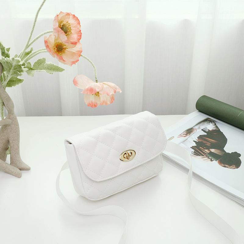 Fashion new embroidered rhombus soft bag versatile shoulder messenger square bag change mobile phone women's bag