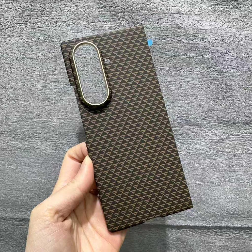 Funda Magnética Ultra Fina de Fibra de Carbono para Samsung Z Fold7, Protección Nano PC de Eje Medio
