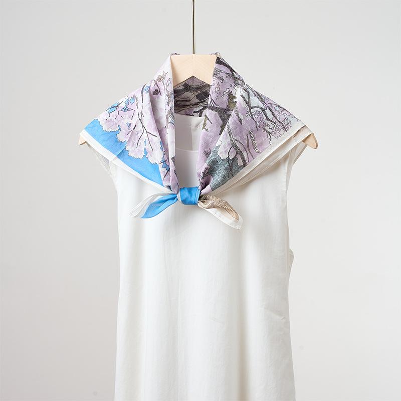 New light and elegant design, fashionable and versatile small square scarf, a must-have for high-end trends, mulberry silk women's elegant silk scarf
