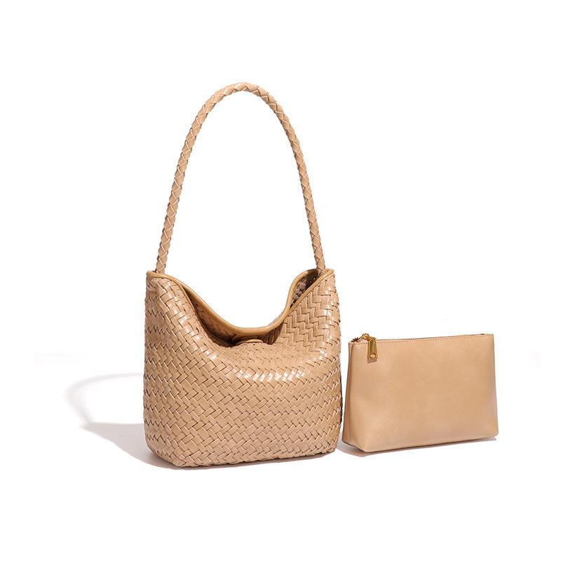 

Retro high-end hand-woven vegetable basket, armpit bag, simple commuting, large-capacity tote bag, shoulder bucket bag.