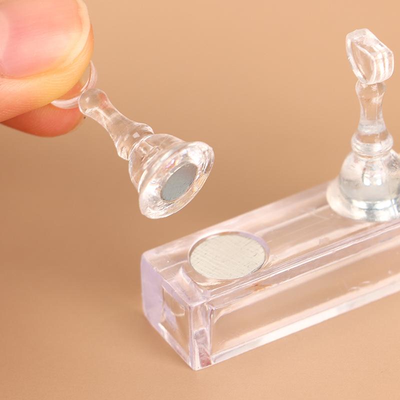 Magnetiske tupper Nail Art Trening Negleutstillingsstativ Nail Art Øvelsesstativ Holder for falske negletipper Negleutstilling Sjakkbrett