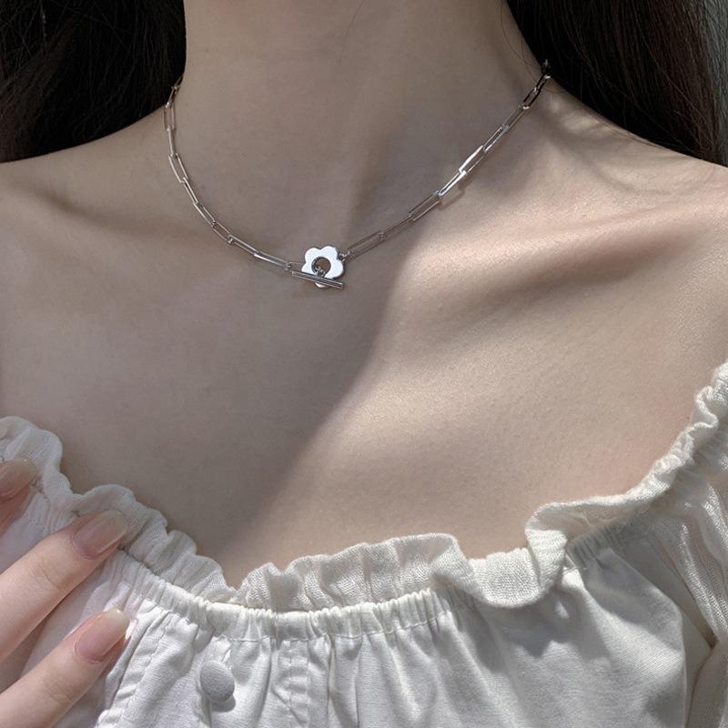 Choker Collarbone Chain Women'S Versatile Fashionable Square Chain Ot Buckle Flower Necklace