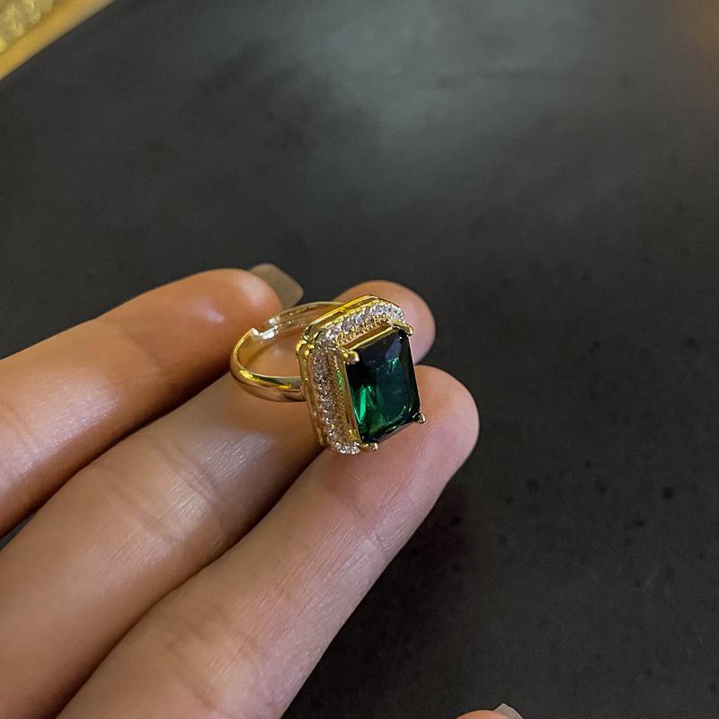 Elegante Ohrringe mit französischen Zirkonperlen - Echtsilber vergoldet, luxuriöse Ohrstecker für Frauen