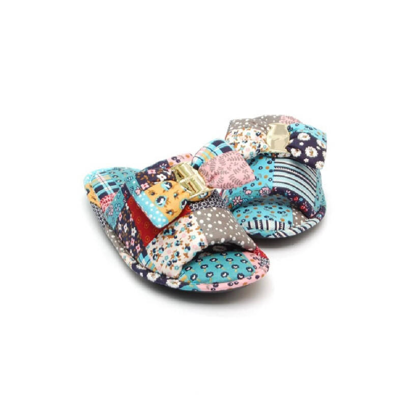 

Mixed Patch Fluffy Living Room Slippers Home Slippers sky