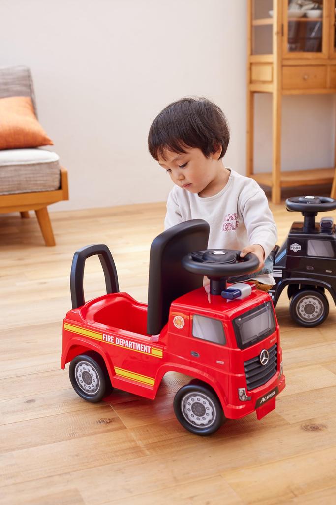 NONAKA WORLD Passenger ACTROS Red 2520 Just the Right Size To Fit In Your Room Mercedes-Benz