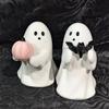1 Stück Weißer Niedlicher Geist Halloween Romantisches Regal Schreibtisch Dekoration Schwarze Fledermaus Harz Mini Statue Kawaii Herz Geist Mittelfinger Dekoration