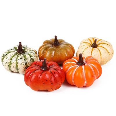 Modello di Zucca Arancione Storta Colorata per Esposizione in Vetrina Autunnale e Natalizia