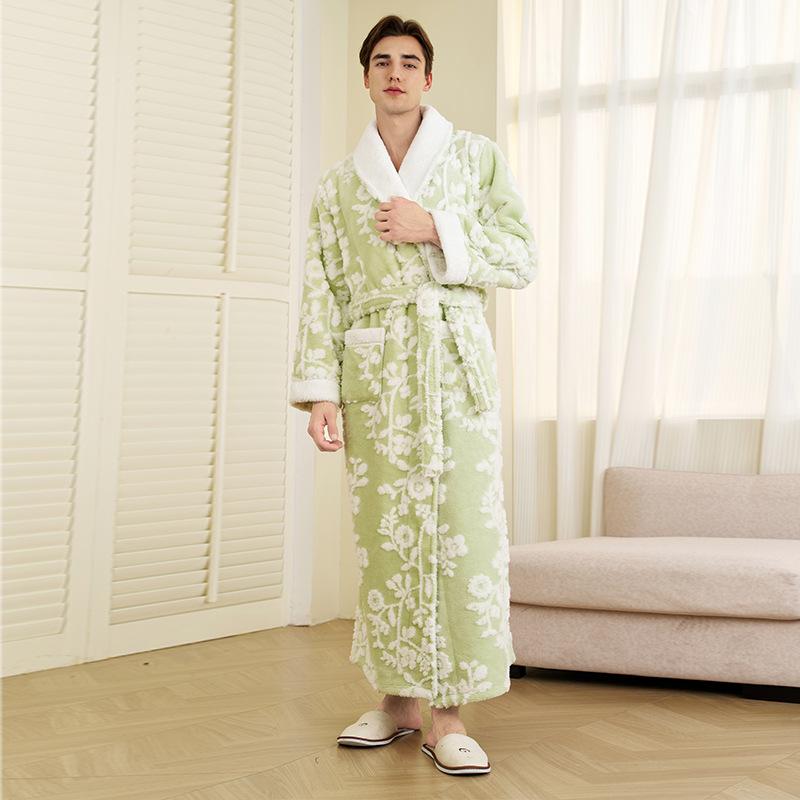 Men's Winter Shawl Collar Plush Fleece Bathrobe Soft Warm Long Sleeve Robe with Pockets Spa Robes for Men Comfortable Fluffy Homewear Sleepwear