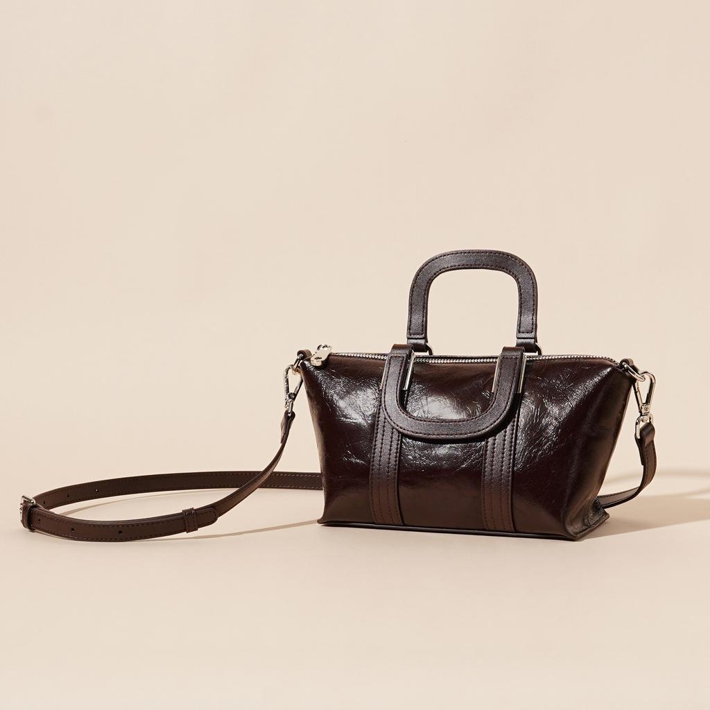 Leather retro portable pillow bag women's 2025 new fashion splicing shoulder women's bag versatile messenger trendy bag