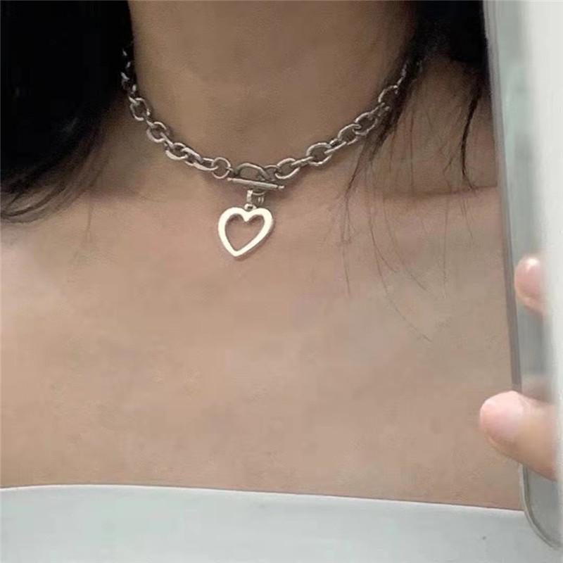 Fashion Love Heart Pendant Choker Necklace for Women Silver Color Clavicle Chain Female Party Jewelry on the Neck New