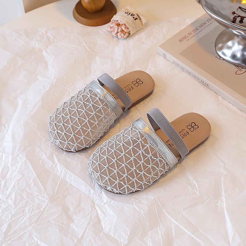 

Summer new style girls outdoor hollow-out casual closed-toe sandals, breathable fishnet half-slippers for older children, trendy 25 срібний