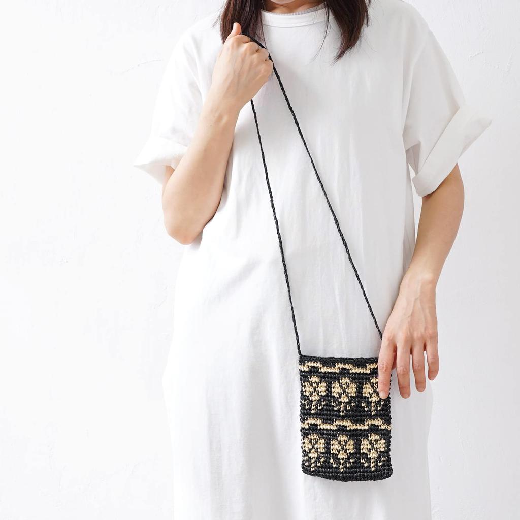 Raw Wool Itohenlab Knitting Kit #9-7 Flower Pattern Smartphone Shoulder Bag