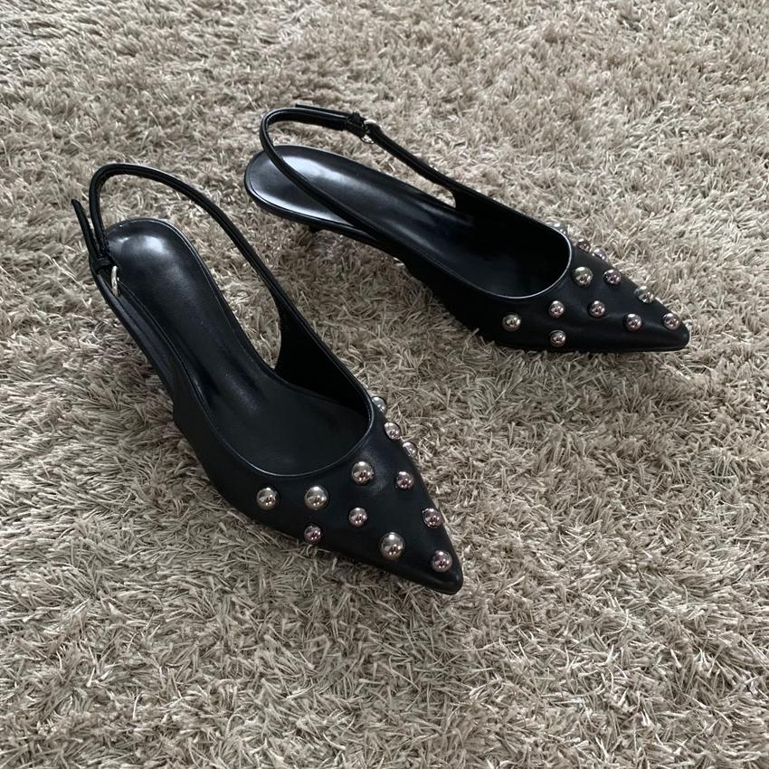 Neue Sommer Damen Sandalen Metallnieten High Heels Schuhe Elegant Slingback Spitz Slip-on Party Damen Pumps Schuhe