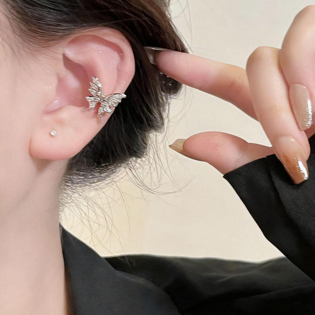Elegant Butterfly Ear Cuff Studs: Shiny, Stylish, Trendy Design for Women's Fashion.