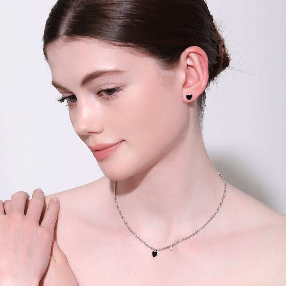 [Rosemont] Silver Black Heart Necklace Rc24B33J
