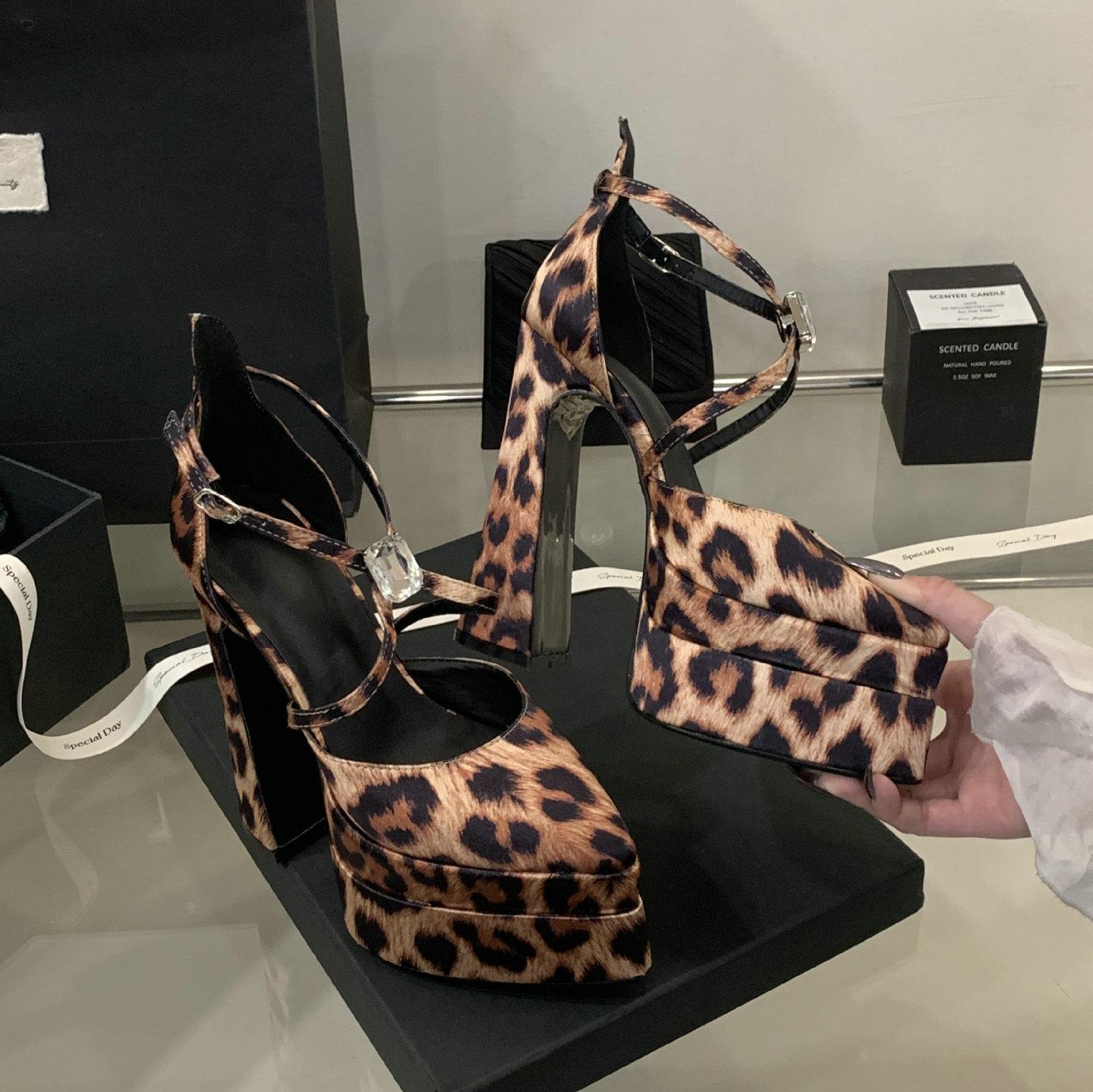 

Fashion Pointed-Toe Sandals 2025 New Water Diamond High Heels Waterproof Platform Women S Shoes Catwalk And Performance Single Shoes 40 цветной печати леопарда