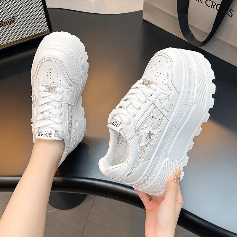 Lederstern kleine weiße Schuhe Damen 2025 Sommer neu atmungsaktives Mesh dicke Grundplatte Schuhe kleine dicksohlige Muffin-Schuhe