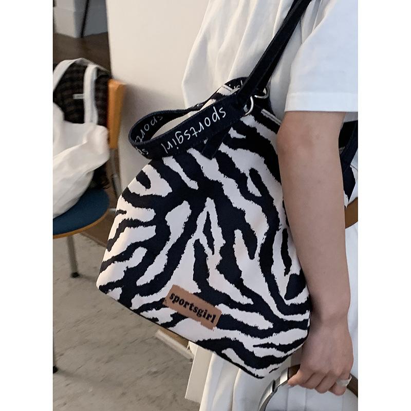 Ретро джинсовая сумка сумка женская 2025 новая мода корейская версия литературная сумка-тоут большая вместимость зебра принт сумка через плечо