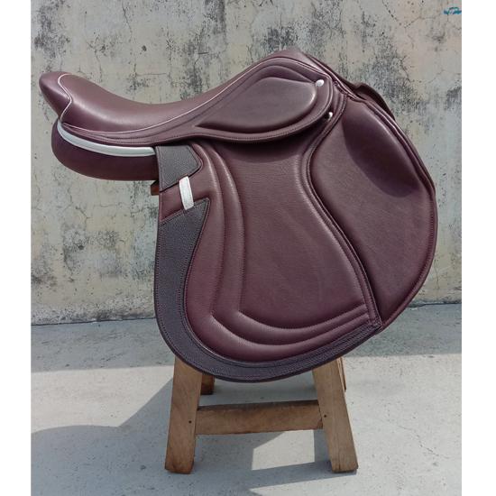 Sella in Pelle per Salto a Doppio Quartiere con Arcioni Intercambiabili – Design Elegante del Cantle
