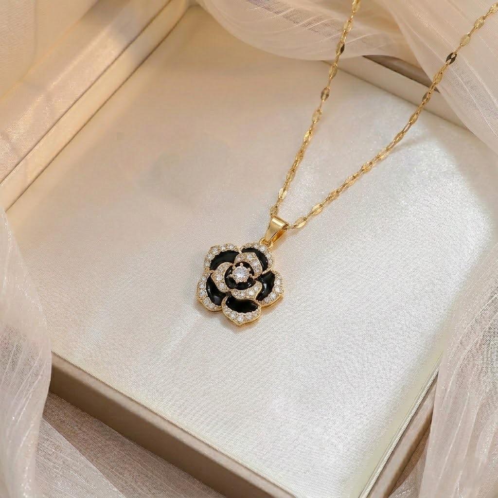 Korean Style Rotating Clover and Heart Pendant Necklace with Titanium Steel Chain