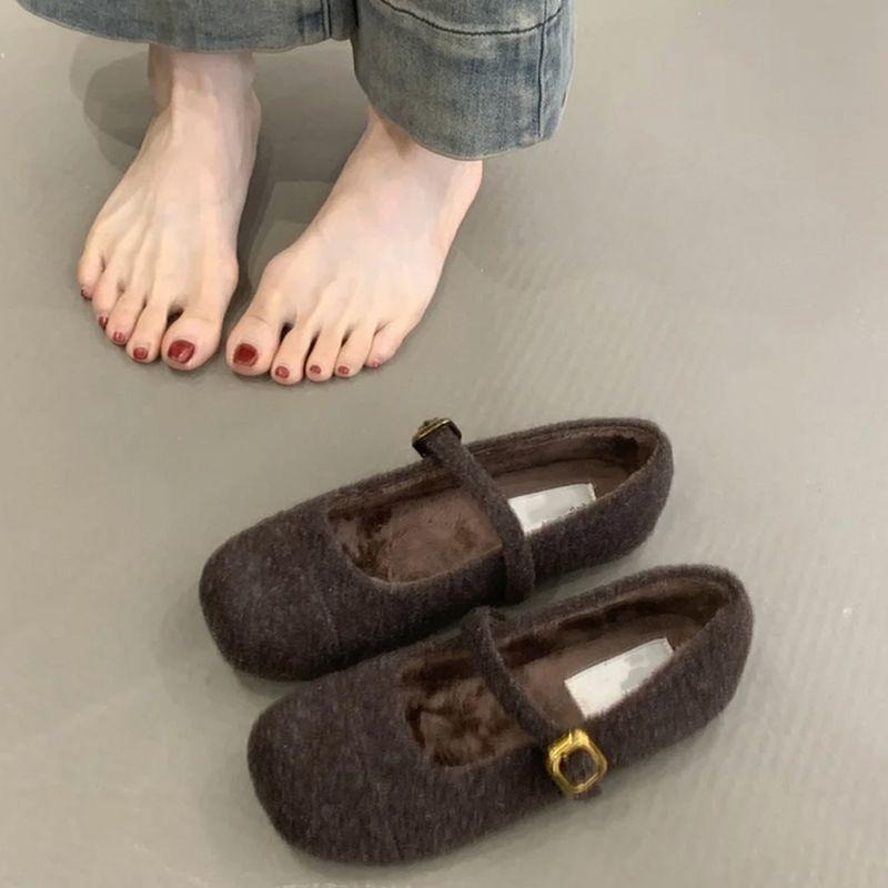 

Туфли Мэри Джейн Mao Mao для женской верхней одежды 2025 осень бархатные квадратный носок мелкий вырез пряжка на ремешке плоская подошва красные красивые одинарные туфли 40 темно-коричневого