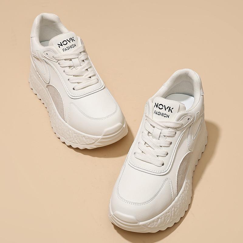 Increase height in autumn Women's new shoes Lightweight sports and leisure shoes Children's shoes Versatile