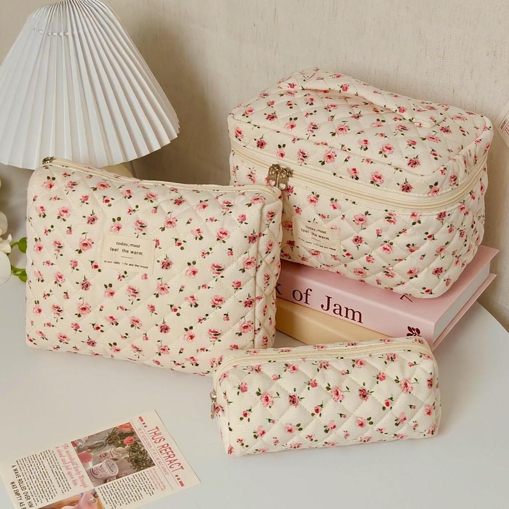 Damväska för kosmetika, blommig, quiltad - Stor kapacitet, portabel, fräsch stil