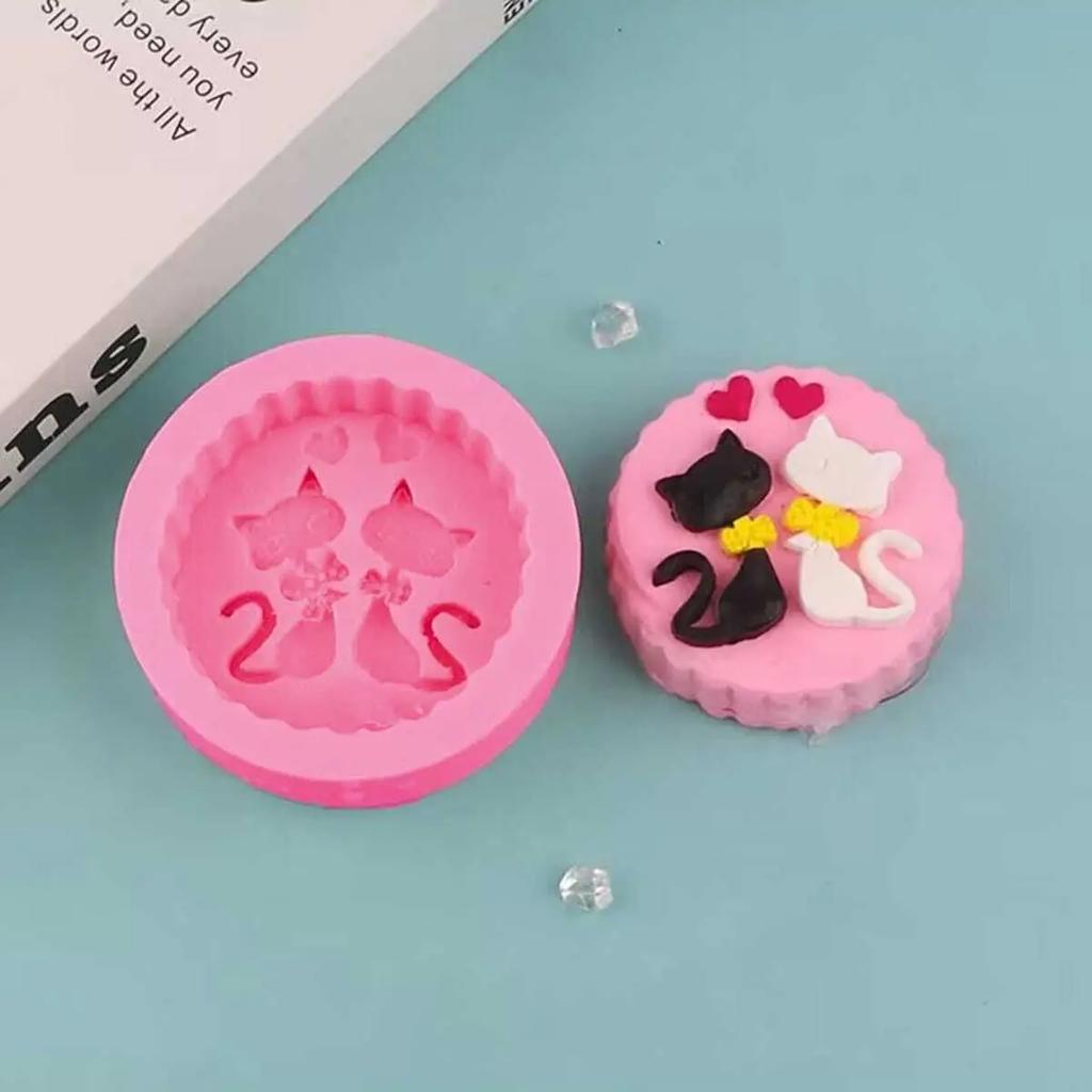 1pc Animal Cat Silicone Soap Mold Two Cat Gypsum Craft Mold Round Handmade Soap Candle Making Mold
