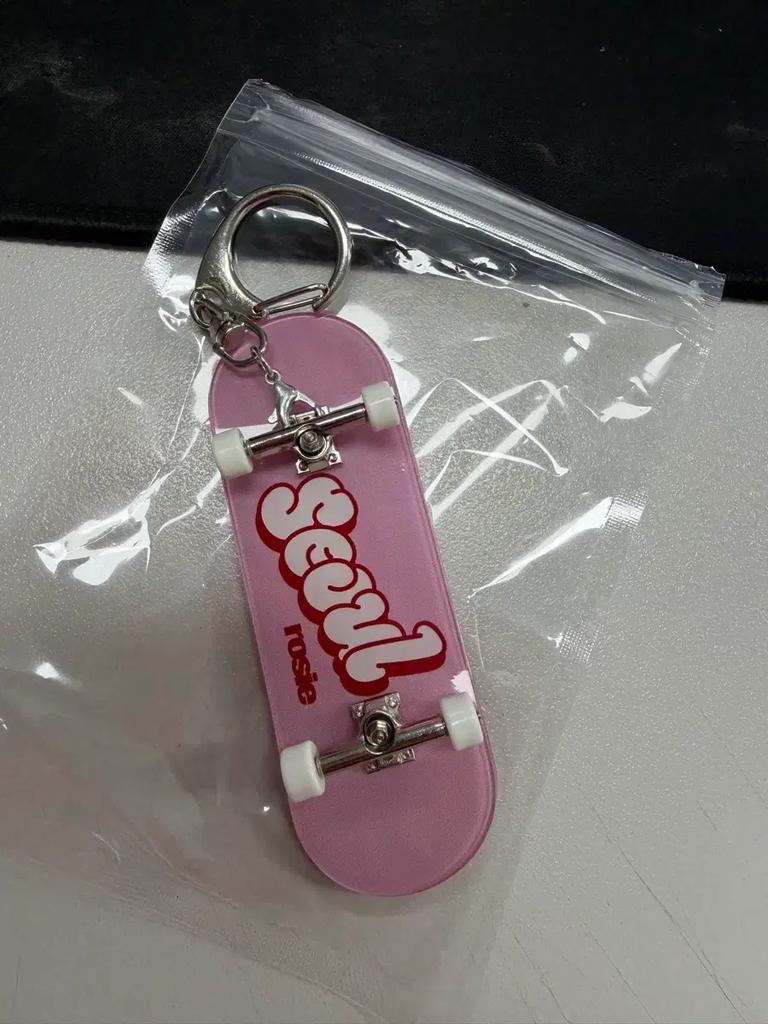 Rose Rosy Pop-Up Skateboard Keyring + Photo Card