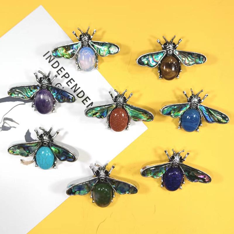Shell Brooch Pin With Bee Embellishment And Dual Use Design For Summer Fashion Accessory