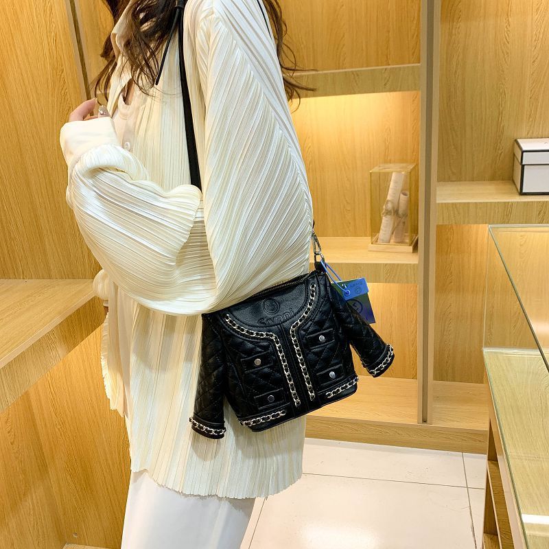 Pu Quilted Chain Bag For Women With Metallic Accents For Daily Use