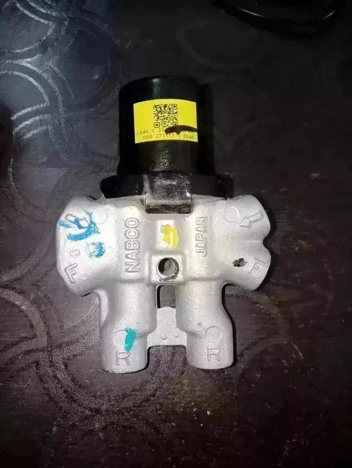 For Suzuki Brake Proportioning Valve Bosch-Genuine SUZUKI Part