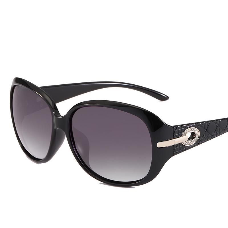 

Women s Retro Polarized Two-Tone Sunglasses - Classic Large Frame UV Protection