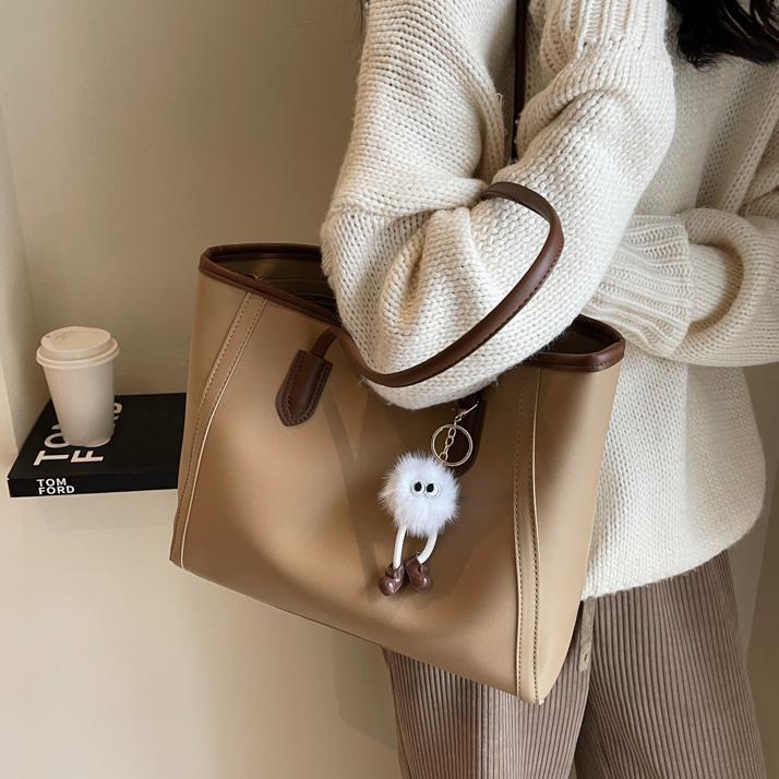 Feeling retro bag 2026 new women's bag simple and versatile shoulder bag commuting to work large-capacity tote bag