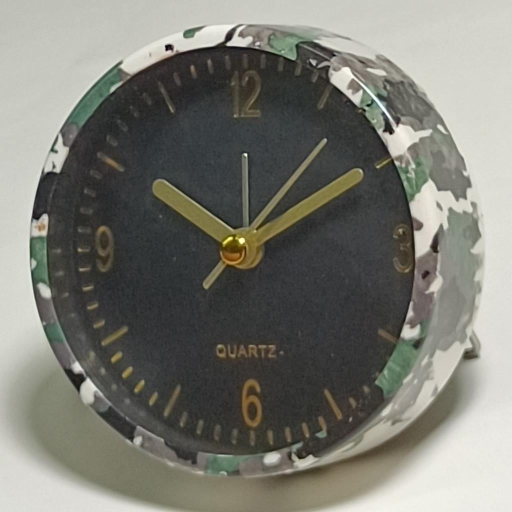 Quiet small alarm clock ABS material wood grain color good feel spray paint silent children's students bedside small alarm clock
