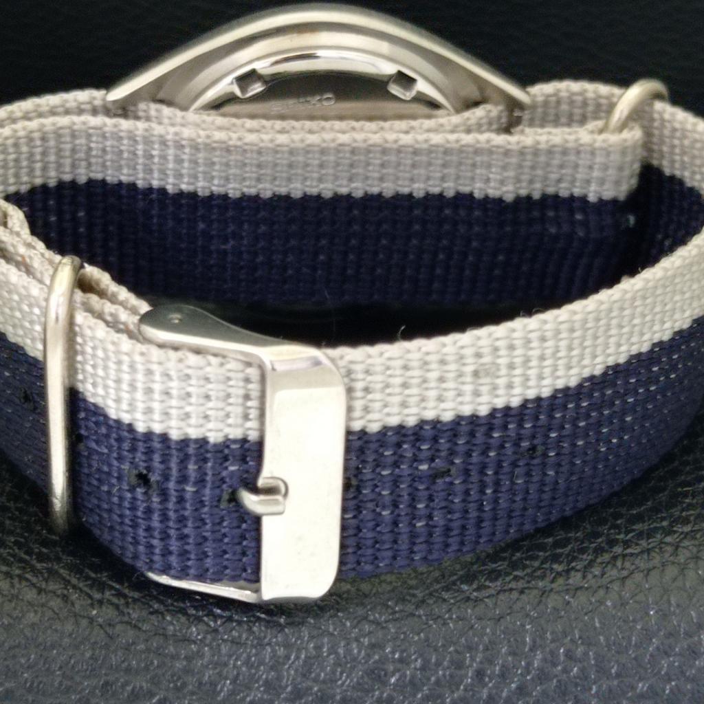 AUTOMATIC VINTAGE SEIKO JAPAN 7009A MENS FERRARI DIAL WATCH a700427-5