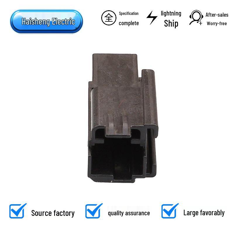 3-Hole 3-Core Automotive Wire Harness Connector Plug 31067-1070 1 Series