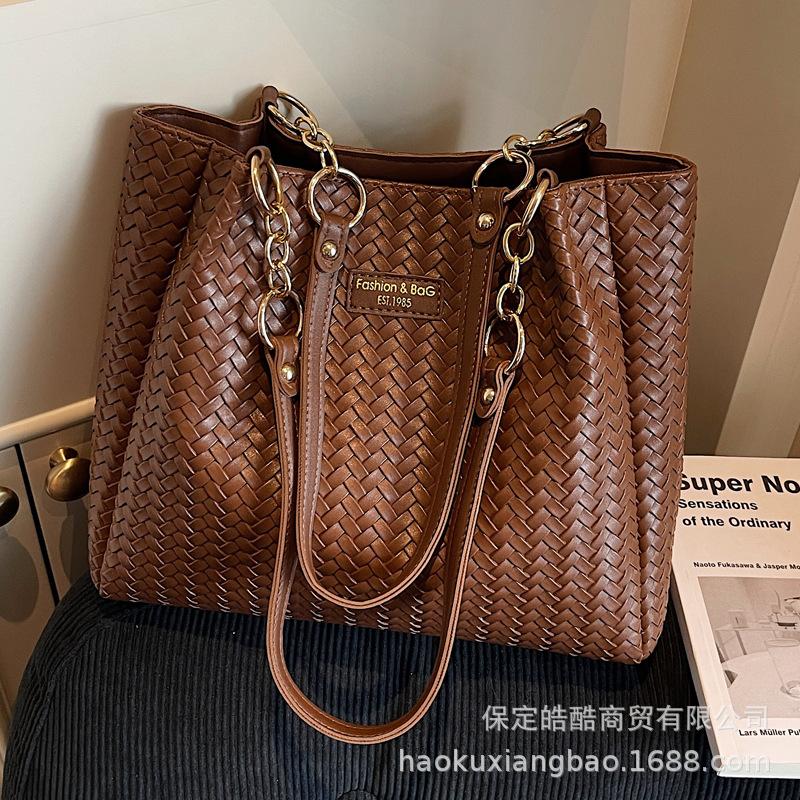 Large-capacity Retro Bag Women's Autumn and Winter Versatile 2025 New Casual Texture Shoulder Bag Commuter Tote Bag