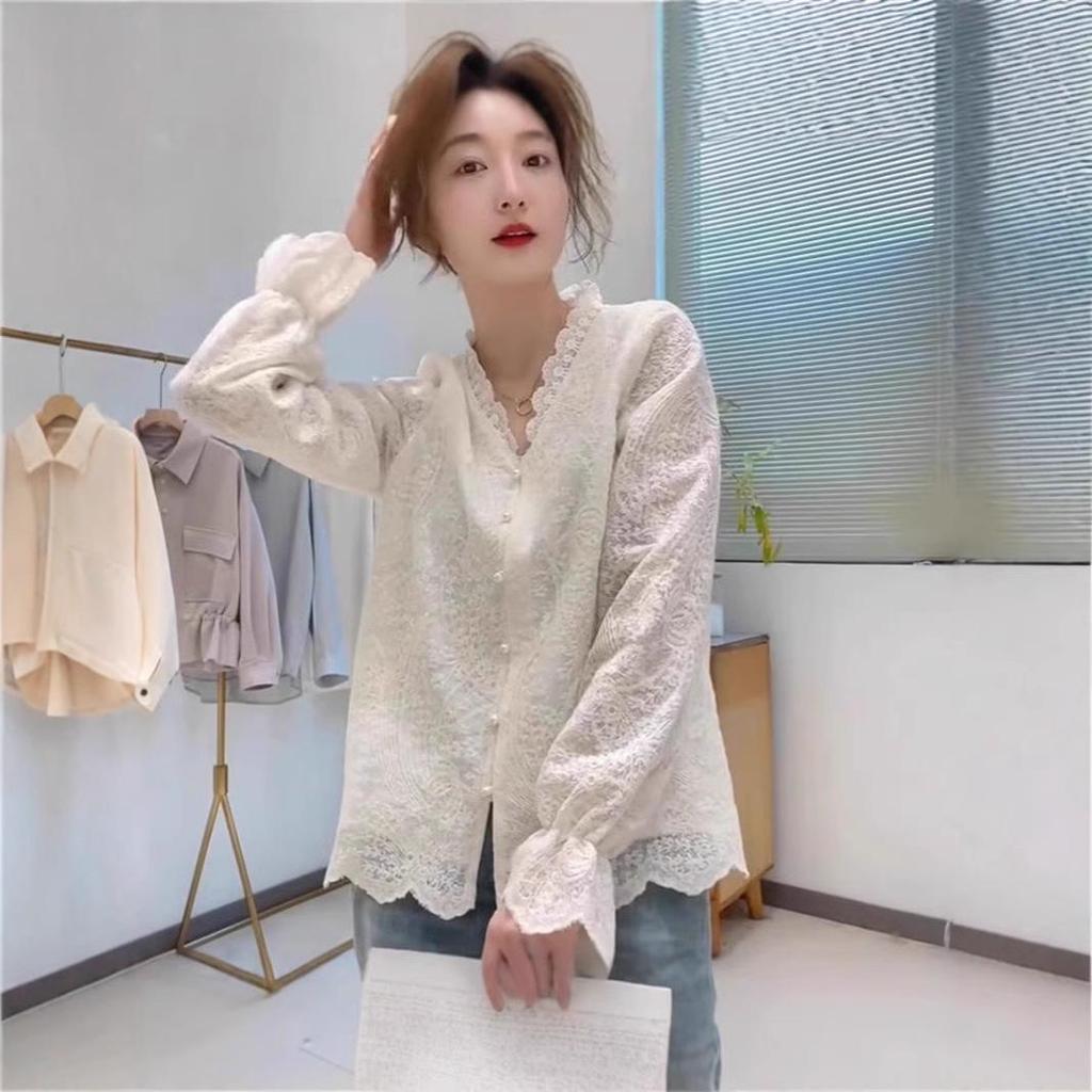 Trendy Spring 2025 V-Neck Long-Sleeve Petite French Lace Blouse for Women
