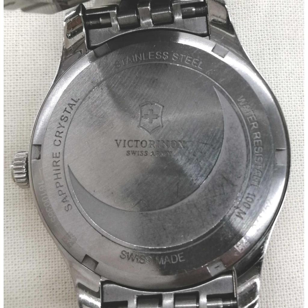 Used VICTORINOX 241752 wristwatch