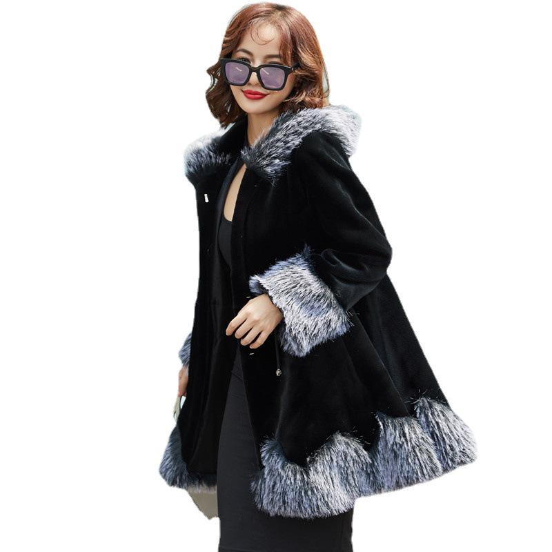 Koreanischer Stil Rüschen Faux Nerz & Toscana Kapuzenpelzmantel mit wellenförmigem Saum (2021)
