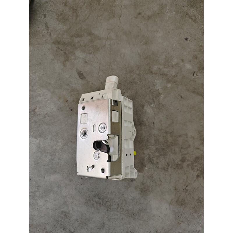 Hongyan Genlyon CQ1190 Left Door Lock Assembly