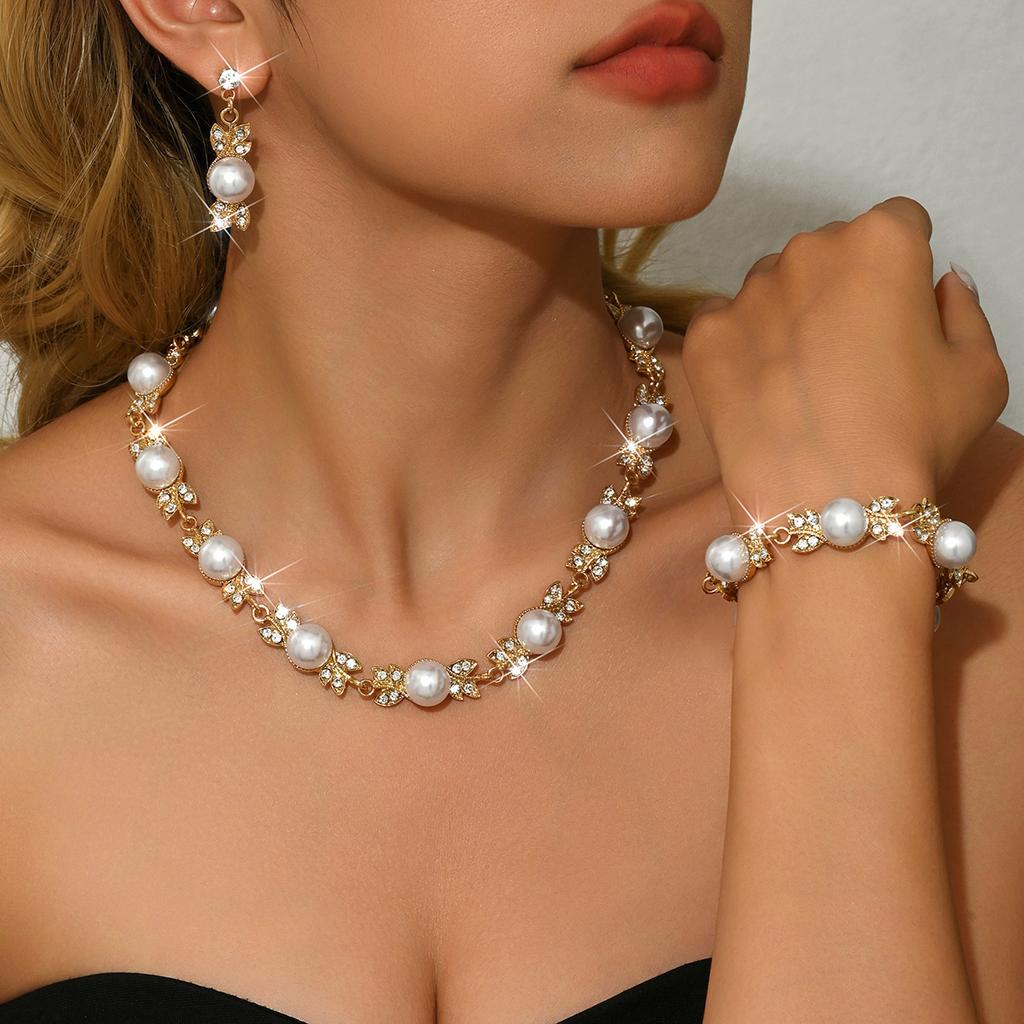 European and American Cross Border Jewelry Pearl Necklace Earring Set for Female Brides Retro High End Design Sense Set