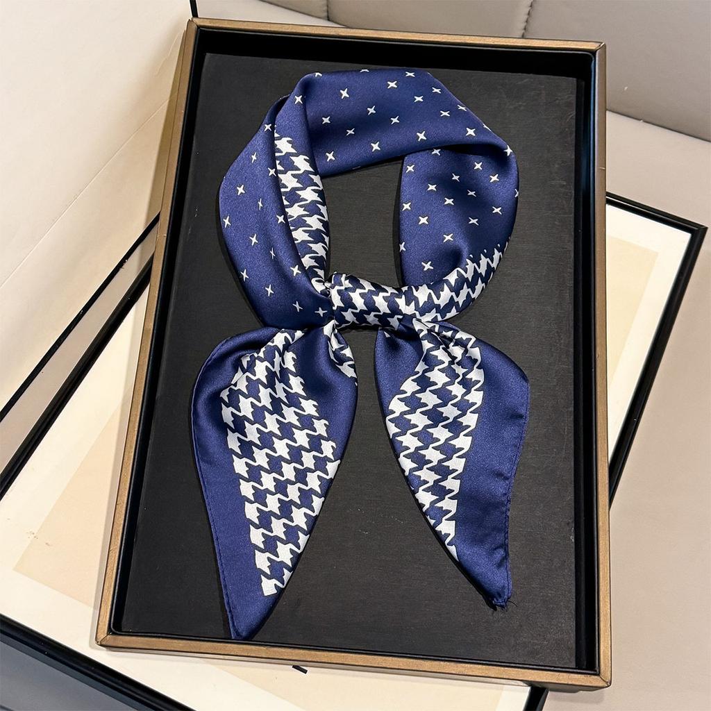 Spring and Autumn New Square Scarf Women Outdoor Luxury Design Scarf Small Headband Printed Kerchief Hijab Lady Polyester