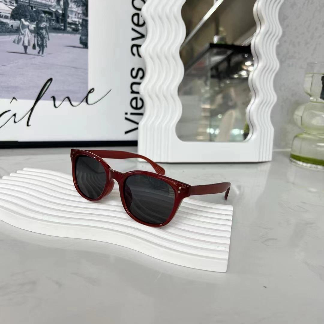 

Premium High Quality Sunglasses for Men TR90 Material Square Shape Outdoor Sunglasses UV 400 Protection ladies Sun Glasses