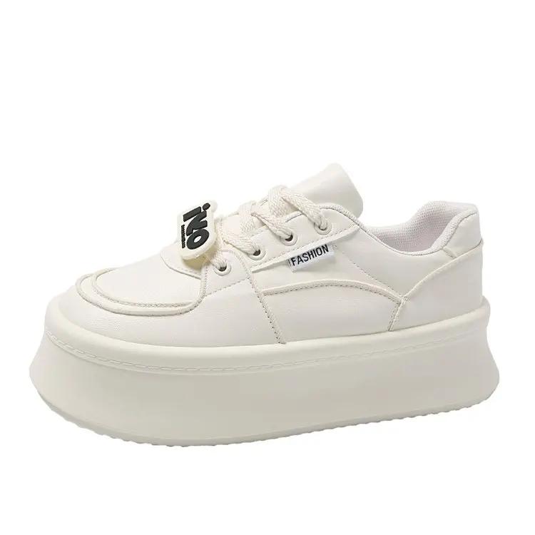 

Мода 2024 года, новые туфли, женские мокасины с закрытым носком, меховые, с круглым носком, повседневные женские кроссовки, мокасины, зимние, удобные, с пряжкой, на резинке 35 бежевый