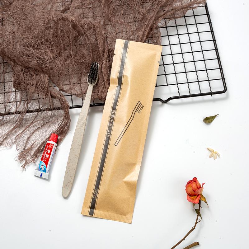 Pungă de Hârtie Kraft B&B Set de Articole de Toaletă Hoteliere de Unică Folosință: Periuță de dinți, Pastă de dinți, Gel de duș.